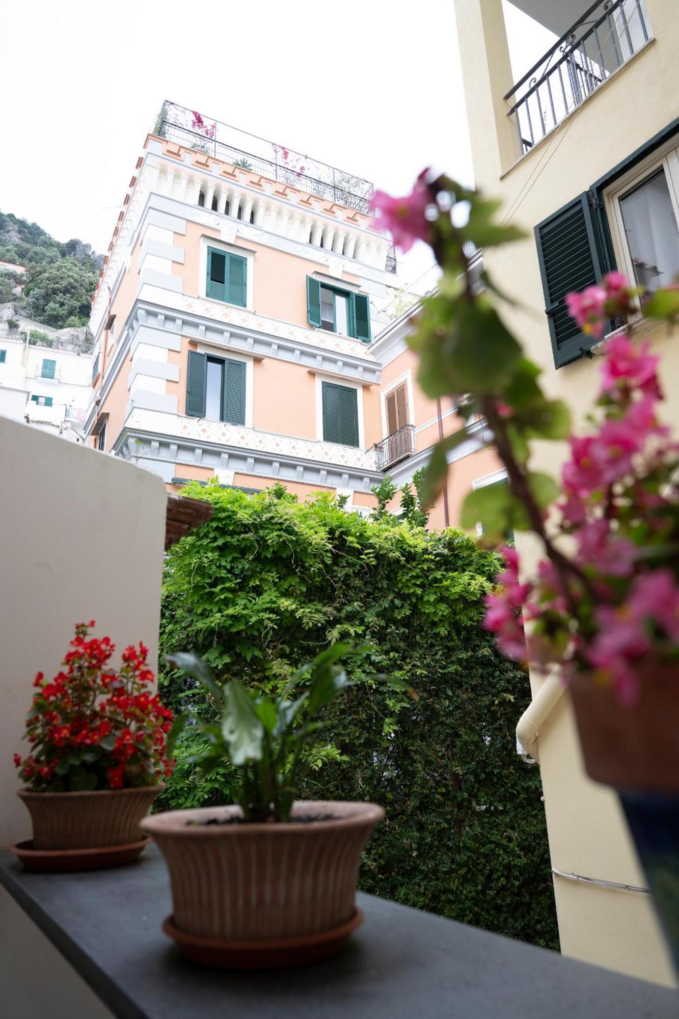 Hotel Antica Repubblica In Amalfi Center At 100Mt From The Sea Экстерьер фото